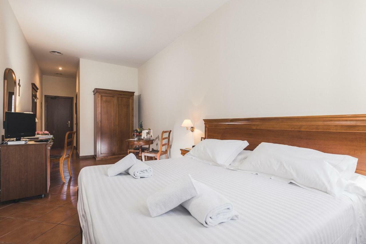 Hotel San Bernardo ローマ エクステリア 写真
