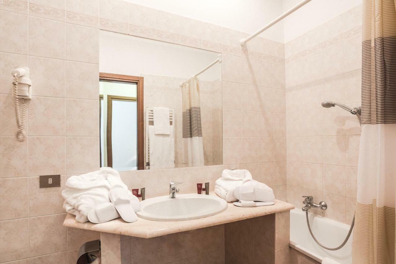 Hotel San Bernardo ローマ エクステリア 写真